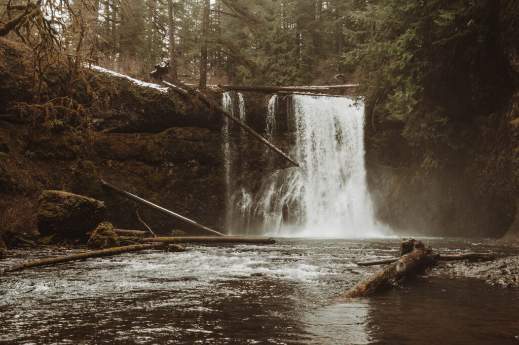 Upper North Falls, Silver Falls State Park in Silverton, Oregon