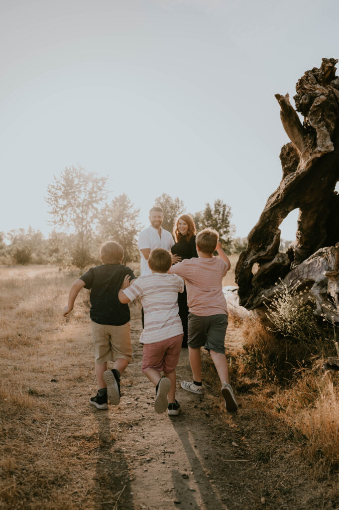 lifestyle photography, oregon lifestyle photographer, oregon maternity session, sunset maternity photos