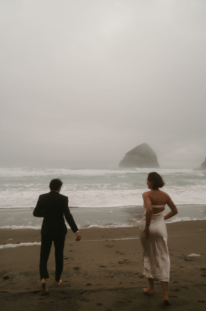 cape kiwanda winter wedding