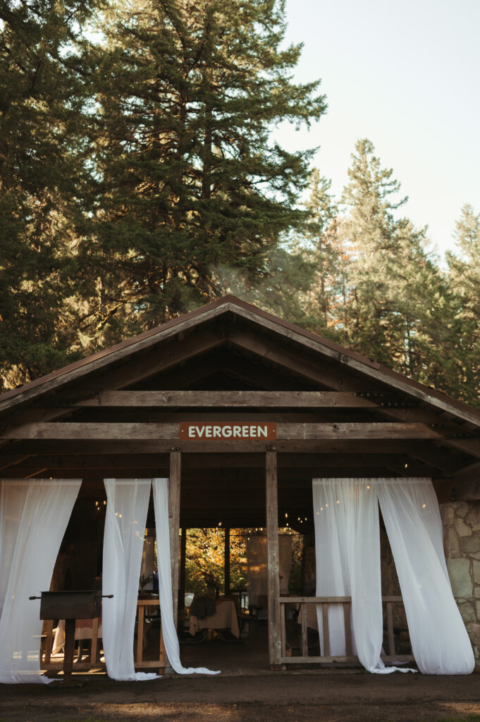 evergreen shelter at silver falls state park