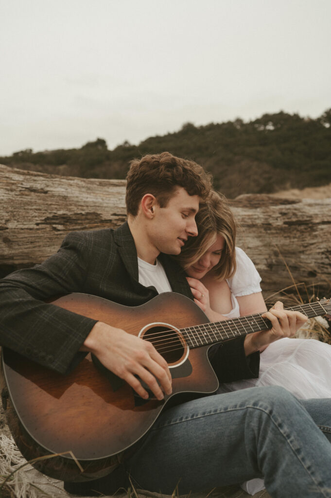 oregon coast engagement session