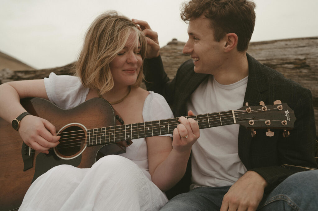 oregon coast engagement session