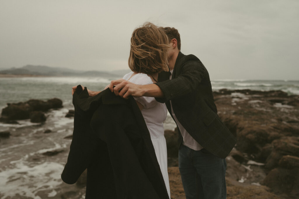 oregon coast engagement session