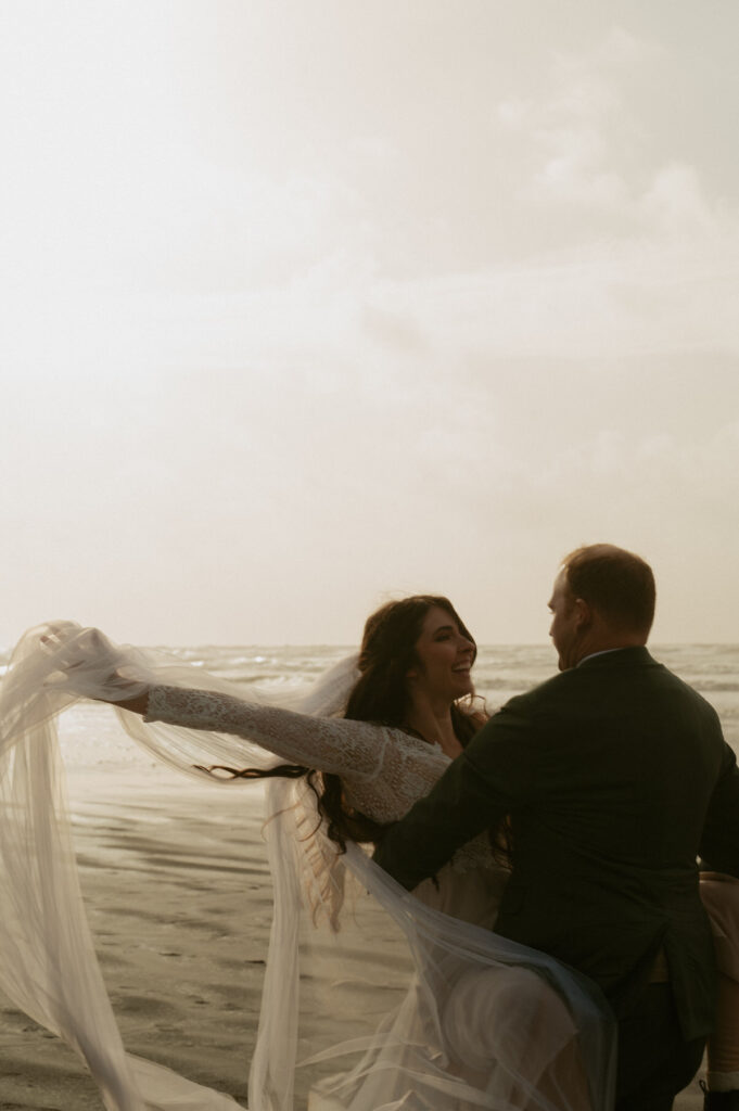 tree of life bride and groom photos